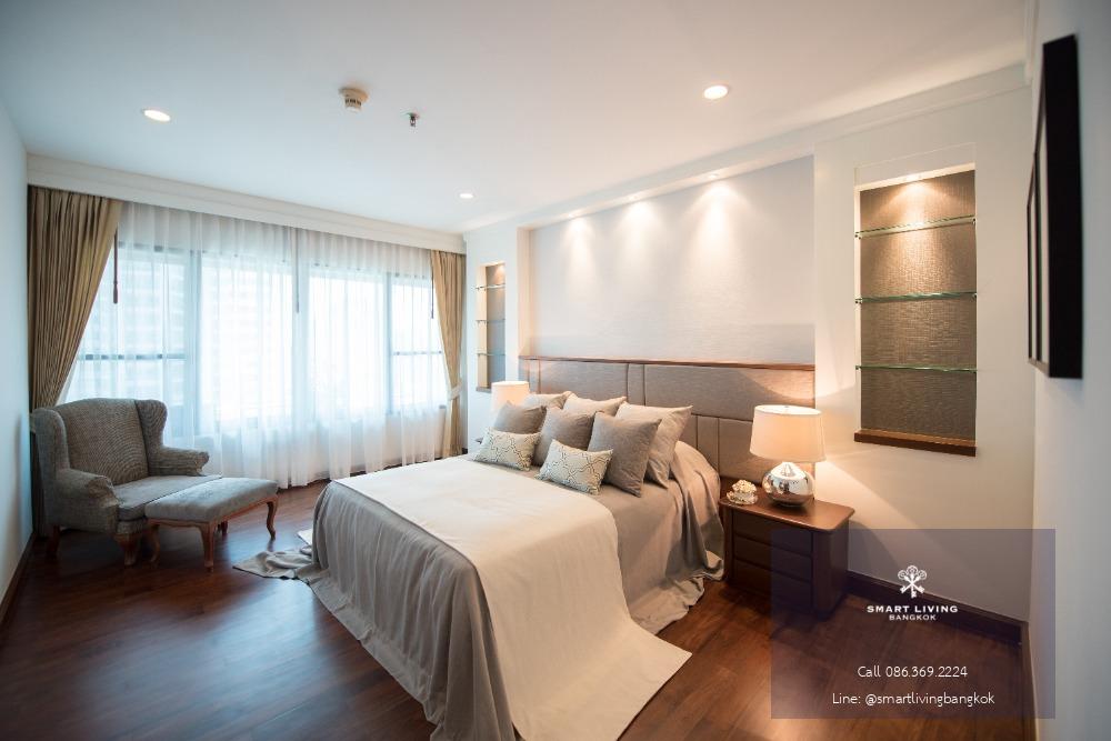 For rent: A luxurious duplex 4-bedroom penthouse suite in the heart of downtown Bangkok. It offers a panoramic view of Bangkok’s breathtaking skyline and Benjakiti Lake, with a large garden on the terrace.