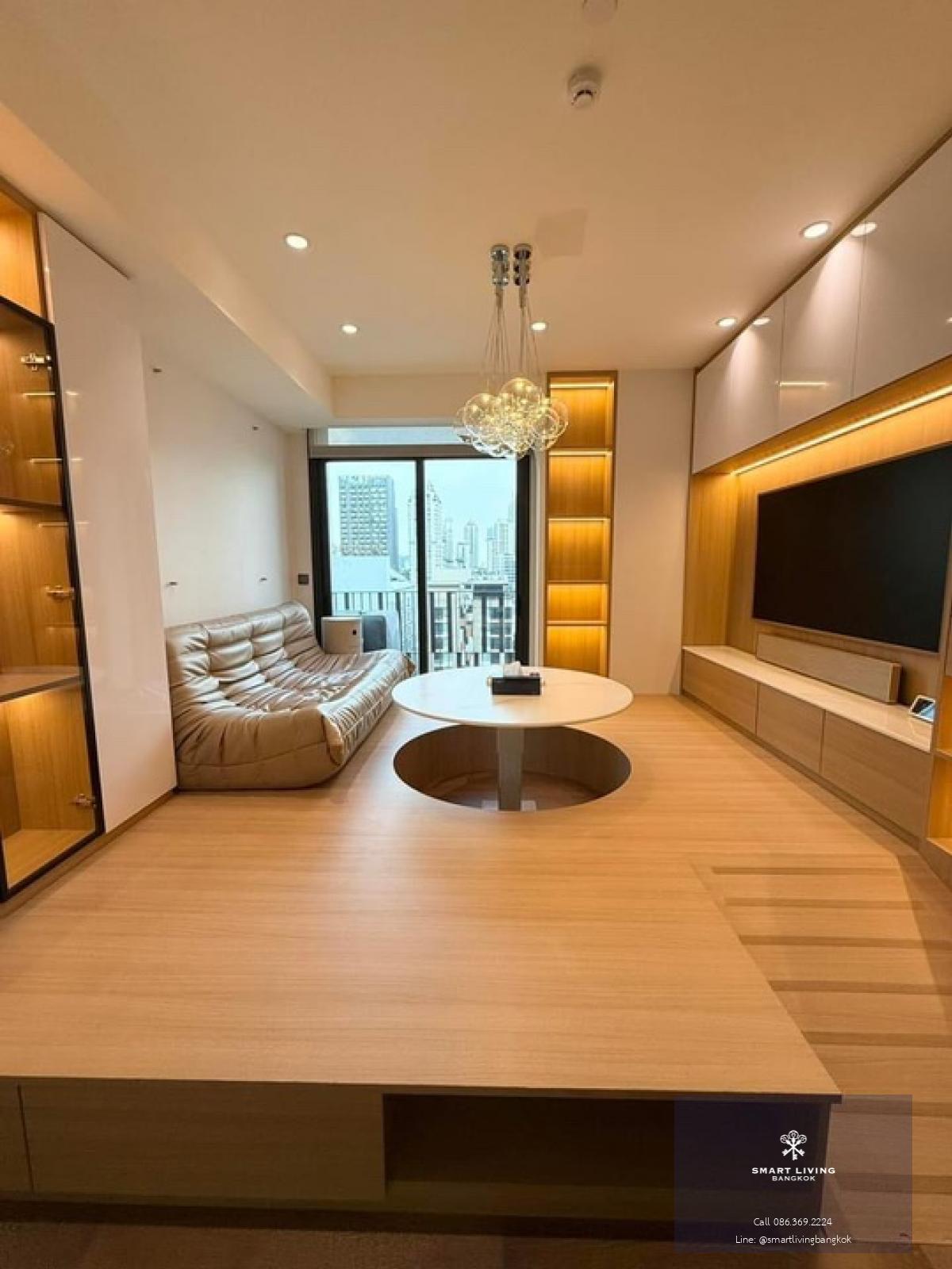 📢👇One of brand new petfriendly condo and unit , easily traveling in many routes and transportation as near BTS, MRT, ARL,unblocked view, corner unit, free internet, ready to move in