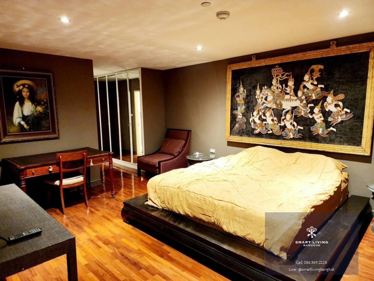 📢👇 The Exclusive Luxury Private Residence with Chao-Phaya River view in the prime location building at SilomA unique penthouse with Thai art studio design ,  5 private balconies horizon sunset view