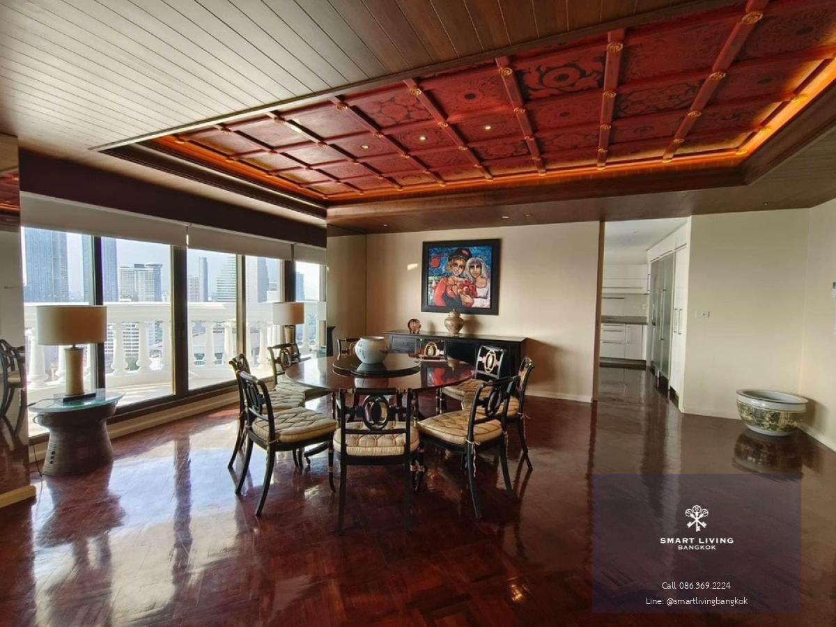 📢👇 The Exclusive Luxury Private Residence with Chao-Phaya River view in the prime location building at SilomA unique penthouse with Thai art studio design ,  5 private balconies horizon sunset view