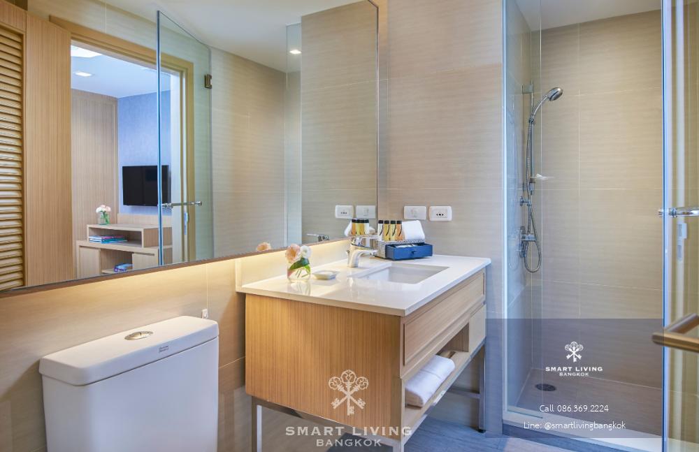 Luxury and modern style 2bed, close to BTS Asoke and Benjakiti Park, only @80K!