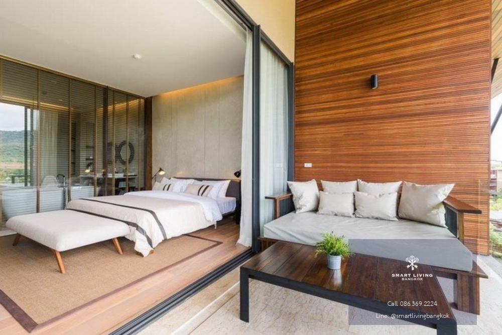 📢👇Penthouse at Luxury lake-side condominium , not far from BKK (Khaoyai )natural place, nice weather all through the year. This penthouse is with a private pool and jacuzzi , nice fully furnished and decoration.