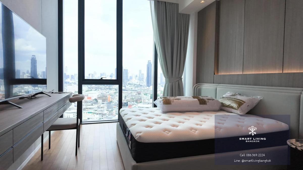 📢👇 Banyan Tree Residences Riverside Bangkok is one of luxury place near Icon Siam, long big balcony.