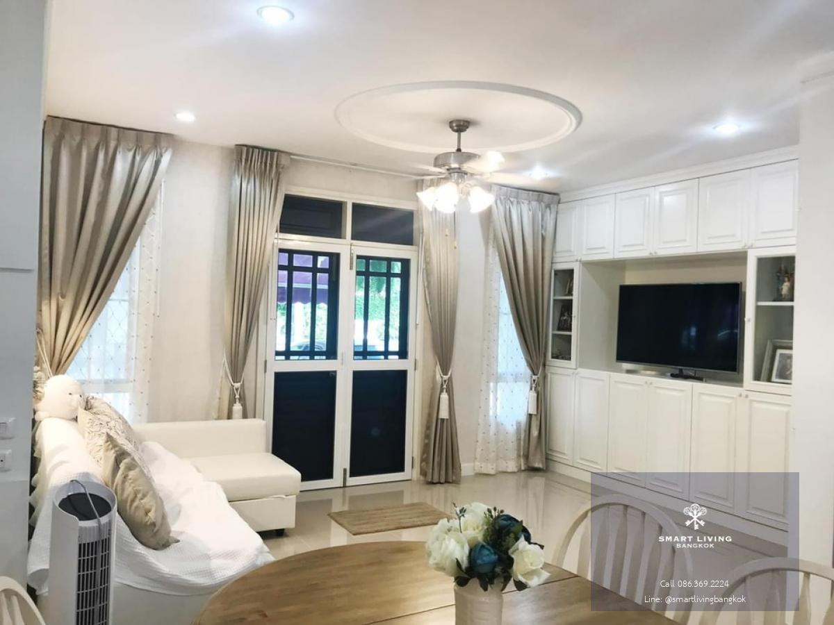 📢👇Luxury 3 storey Townhome at Leon Sukhumvit 62, good compound with good security, next to the expressway, nearby numerous schools, shopping malls, hospitals, restaurants