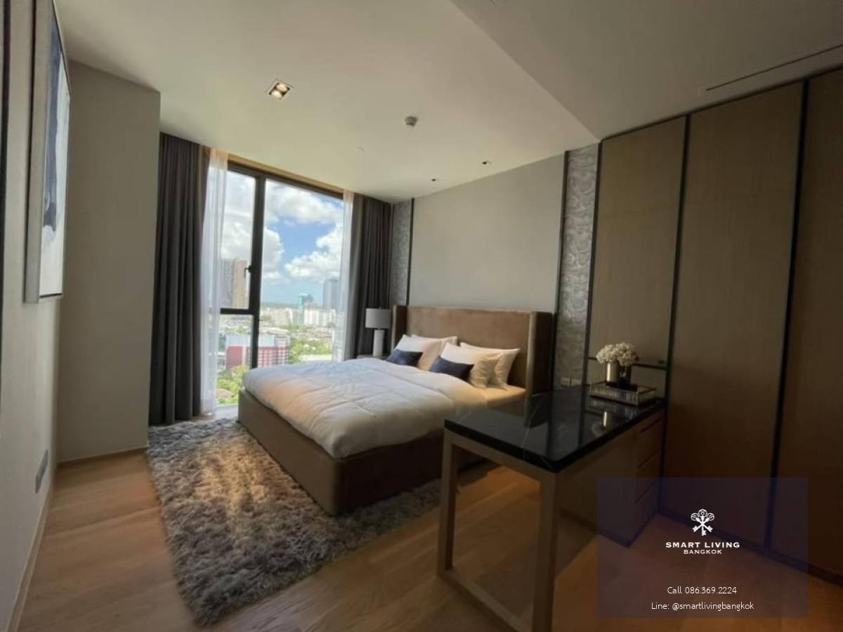 Hurry book now. Very good price for luxury condo with 5 stars concierge service, close to BTS, only about 10 mins walk to Em district , nice layout and decor, fully furnished, ready to move in