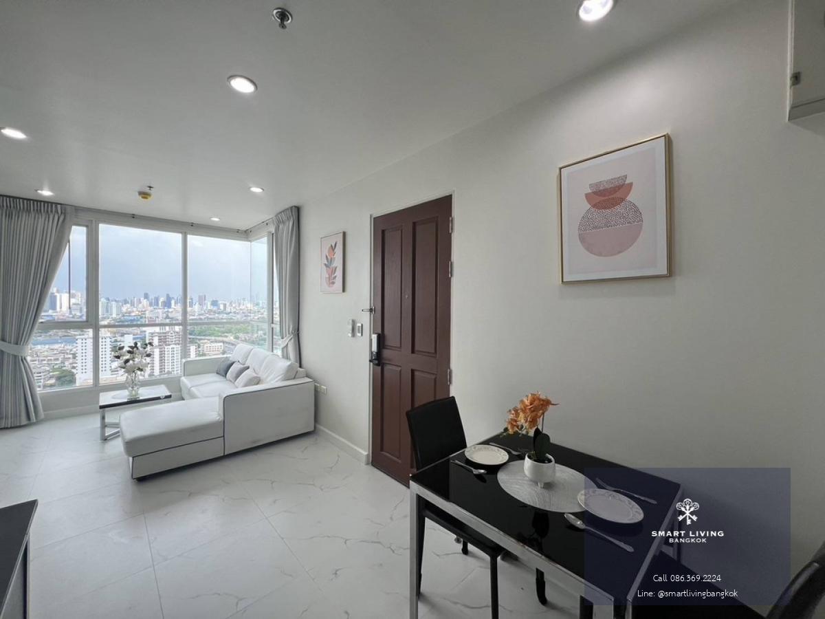 📢👇 Affordable and worth price for living or investing at The Complete Narathiwas Sathorn , corner unit and river view near Rama 3 - Sathu Pradit Expressway.