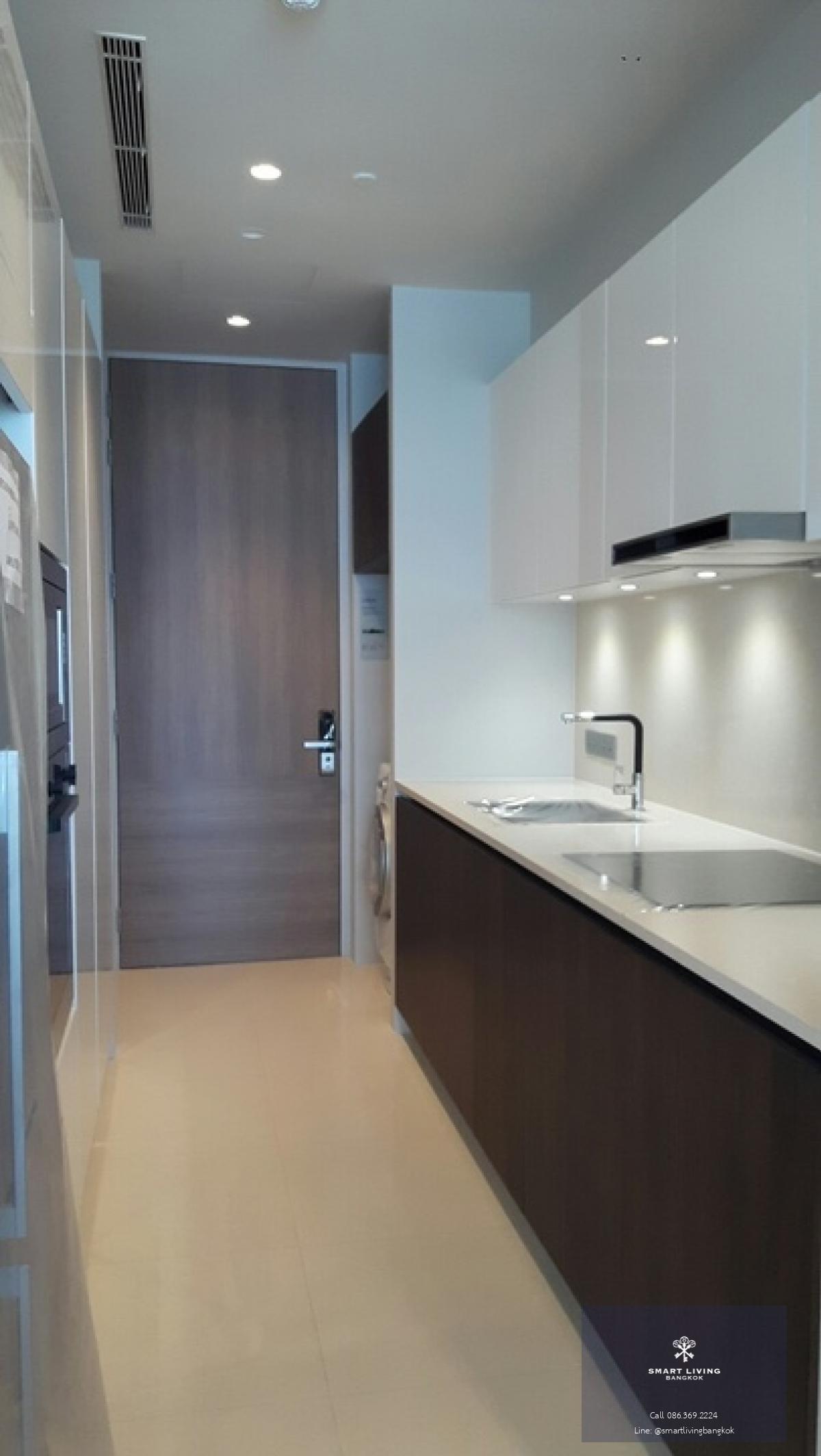 📢👇Are you ready to move in luxury condominium in Thonglor?This fully furnished , unblocked view, long balcony is ready for you to view and book before rent out now