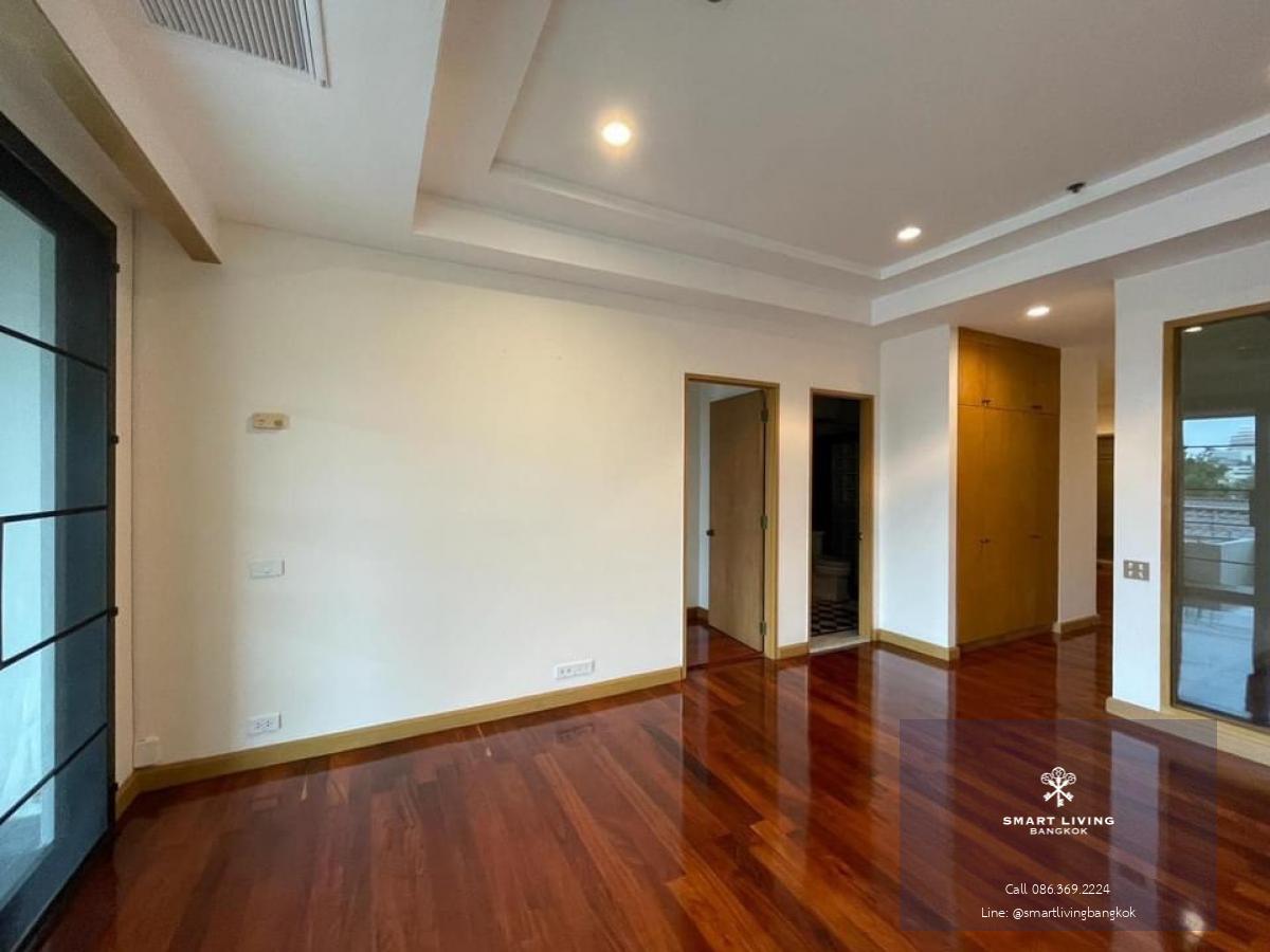 📢👇 Grab or gone! Reasonable and worth price for living or investing at luxury condominium by the Chaopraya river , Convenient transportation and traveling as free shuttle boat service from the condo to various piers to connect to the BTS or walk from the