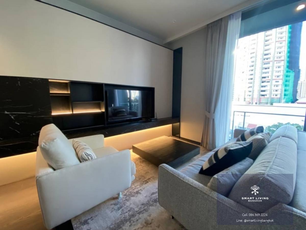 📢👇 Luxury condo and unit , skywalk to BTS, unblocked view , imported modern furniture , high speed internet include