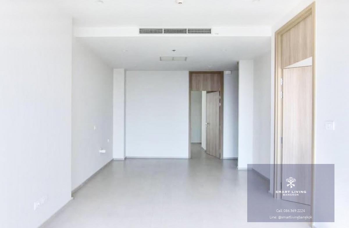 📢👇 Noble Ploenchit is one of the condominium with special entrance directly to BTS, near many popular shopping malls, express way. Corner Unit with unblocked view of Sukhumvit and private lift.