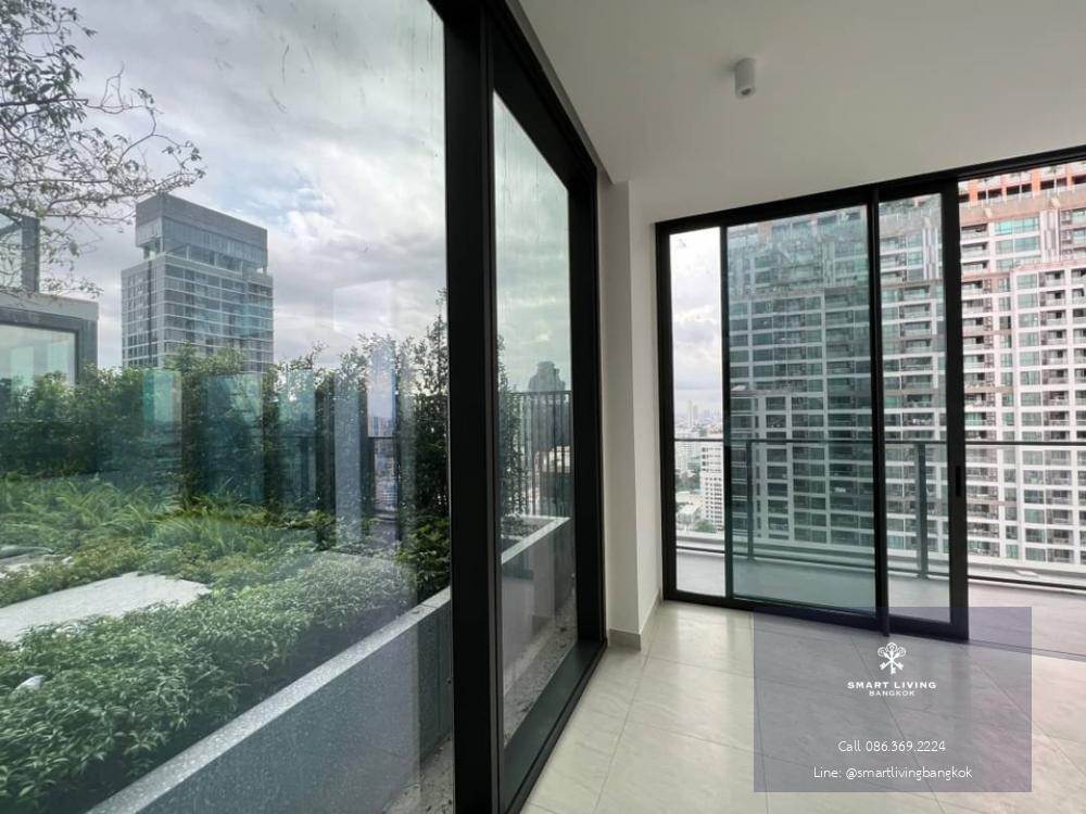 📢👇 Sell with tenant rental 65k til August 25Selling  special unit at luxury petfriendly condo, corner unit, same floor as sky garden , 3 sides of unblocked view.