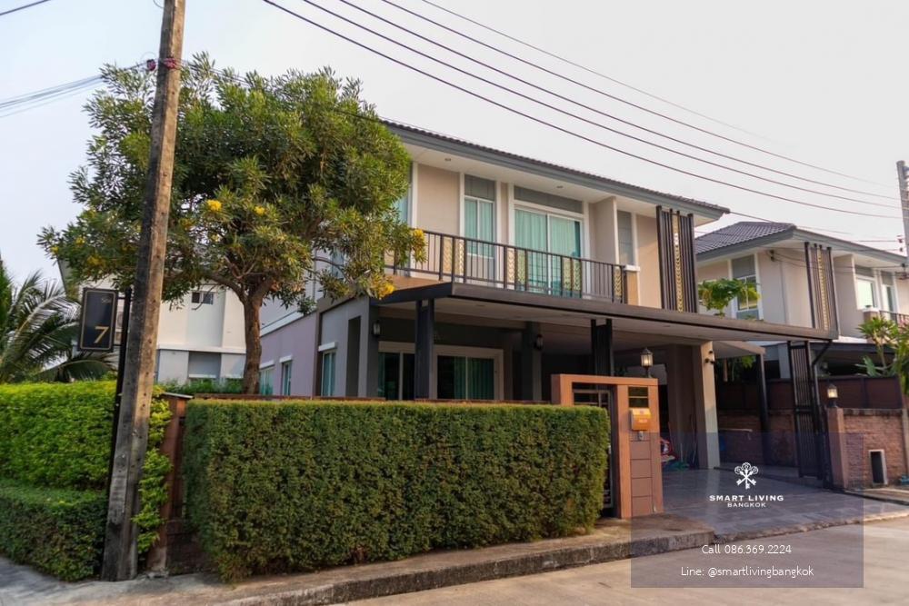 📢👇House in nice compound with good security, convenient in traveling many routes including Soi On Nut 39, Sri Nakarin Road, Soi Phatthanakan 38, and Soi Phatthanakan 44.