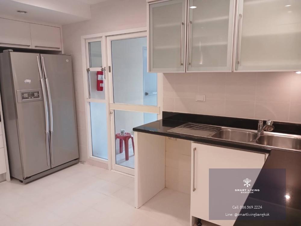 For rent 3 bedrooms, petfriendly in town near BTS Phromphong