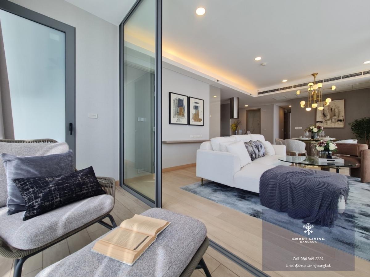 📢👇 Luxurious condominium in the heart of Asoke-Rama 4, conceige service from a world-class hotel , unblocked view, also many special offer such as free transfer expenses etc.