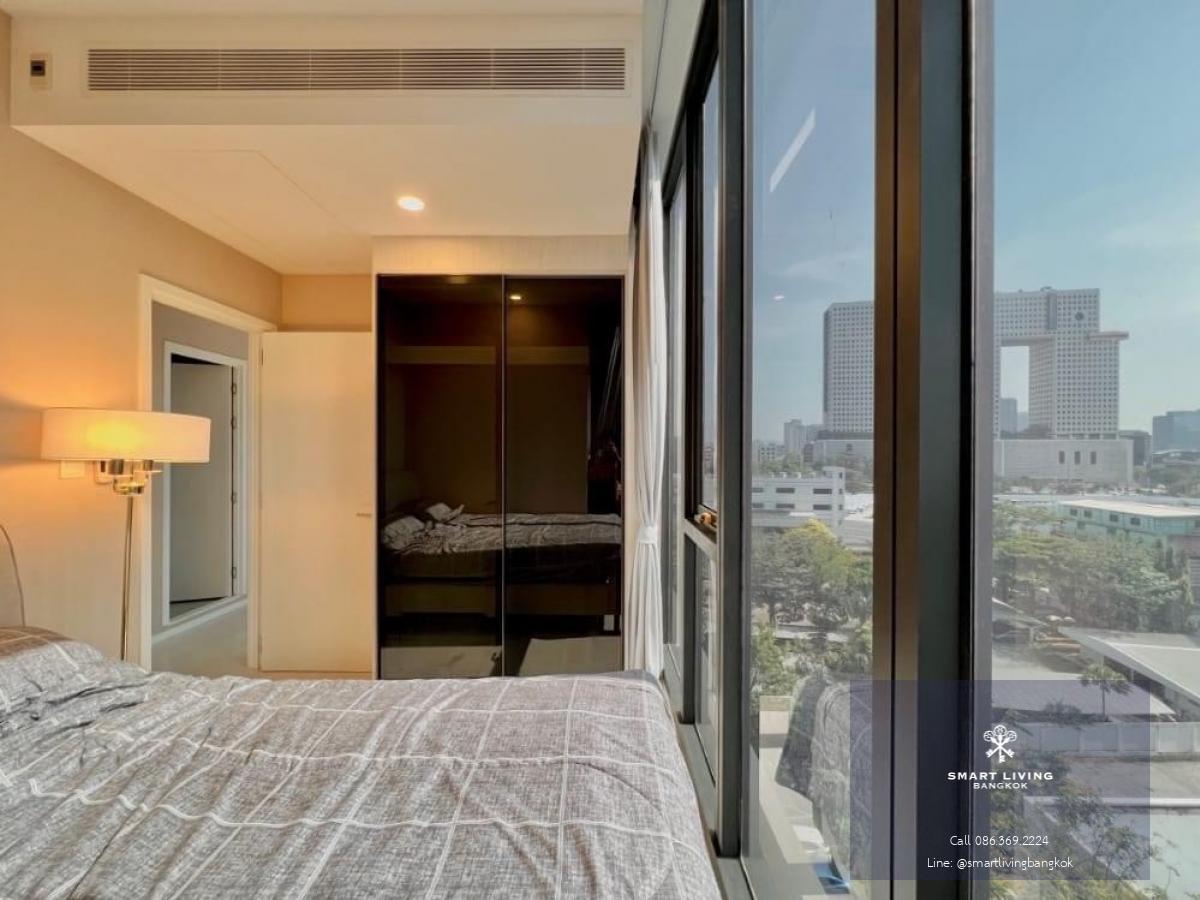 📢👇 Reasonable, affordable, worth price for living or investing as Mazarine Ratchayothin by Grand Unity located very close next to BTS , 180-degree huge city view in the bedroom