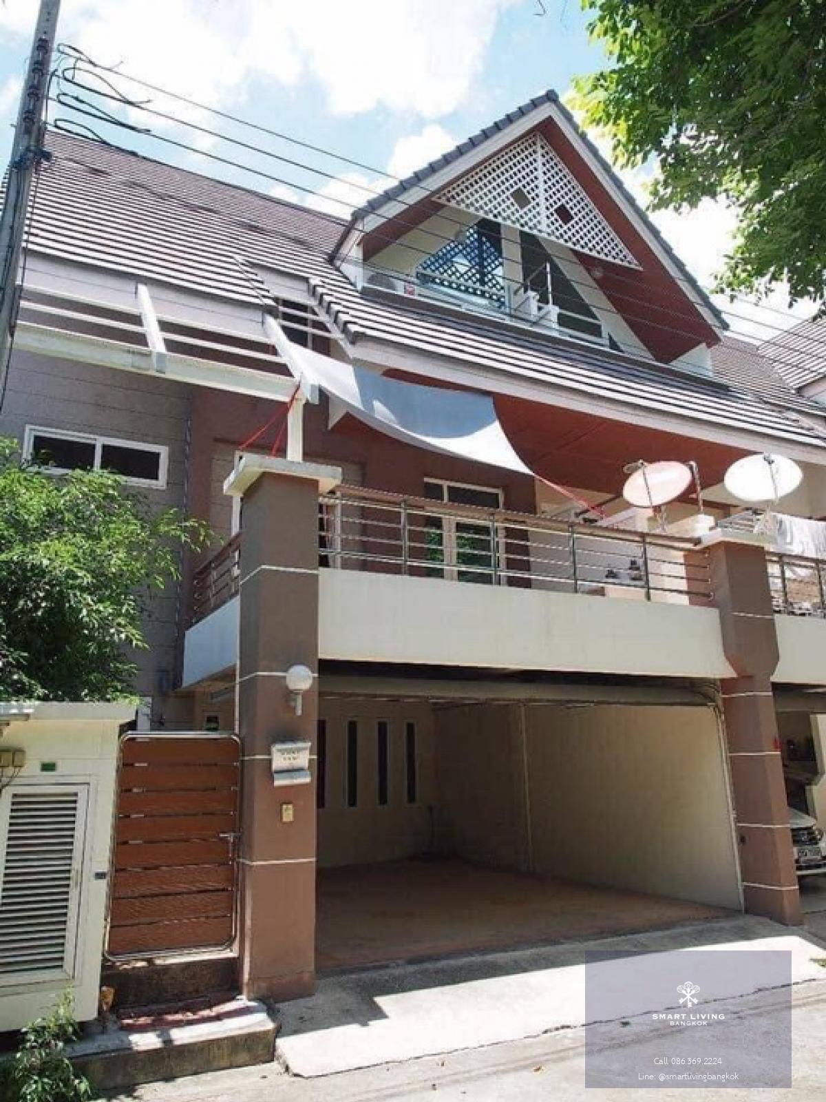 📢👇For rent / sale townhome in nice and good security compound , good price near CDC Ekamai Ramindra, Central East Ville, surrounding with many nice restaurants.