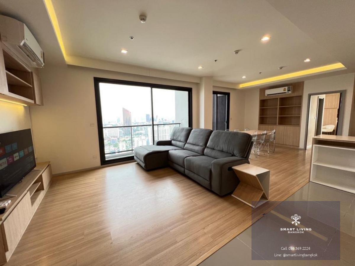 📢👇  Don’t miss this rare pet-friendly unit in the Phaholyothin area , only few steps to to BTS , near Jatujak park and Jatujak Sunday market , Central Ladprao, unblocked view, fully furnished , ready to move in