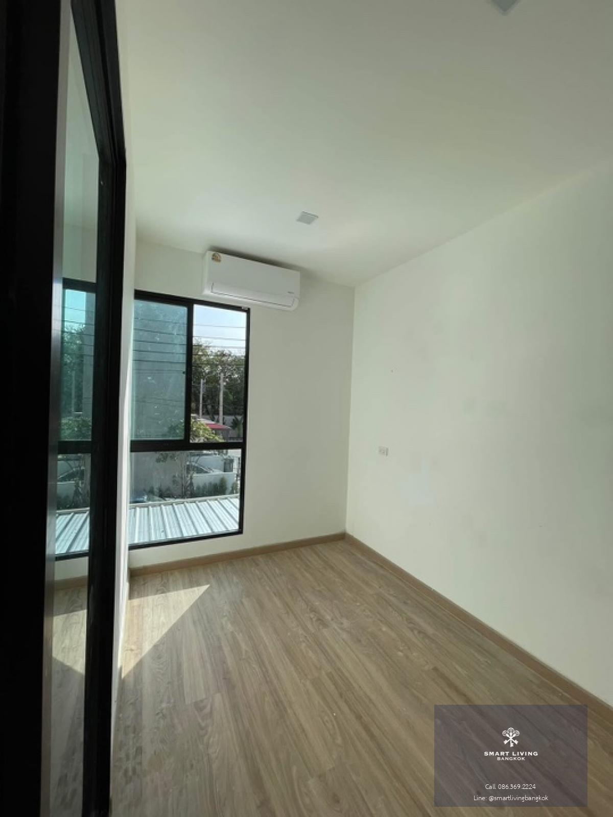 📢👇 Reasonable price for living or investing as one of the most  sought-after locations. Brand new Townhouse for rent/ sale at Patio Srinakarin – Rama 9 near Wellington and Stamford international school, near express way and motorway, golf course view.