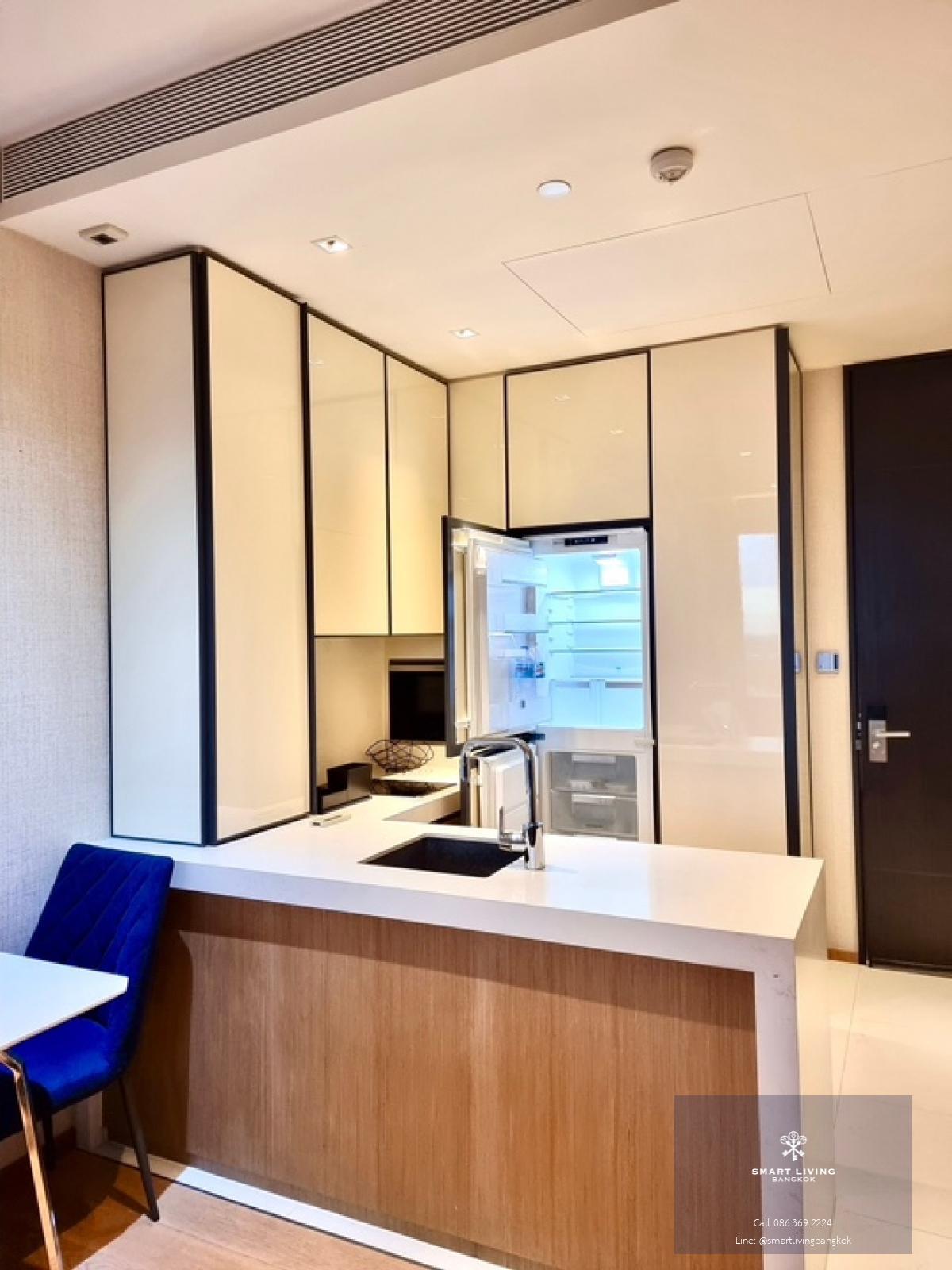 📢👇Hurry book now. Very good price for luxury condo Beatniq , 5 stars concierge service, close to BTS, only about 10 mins walk to Em district , nice layout and decor, fully furnished, ready to move in