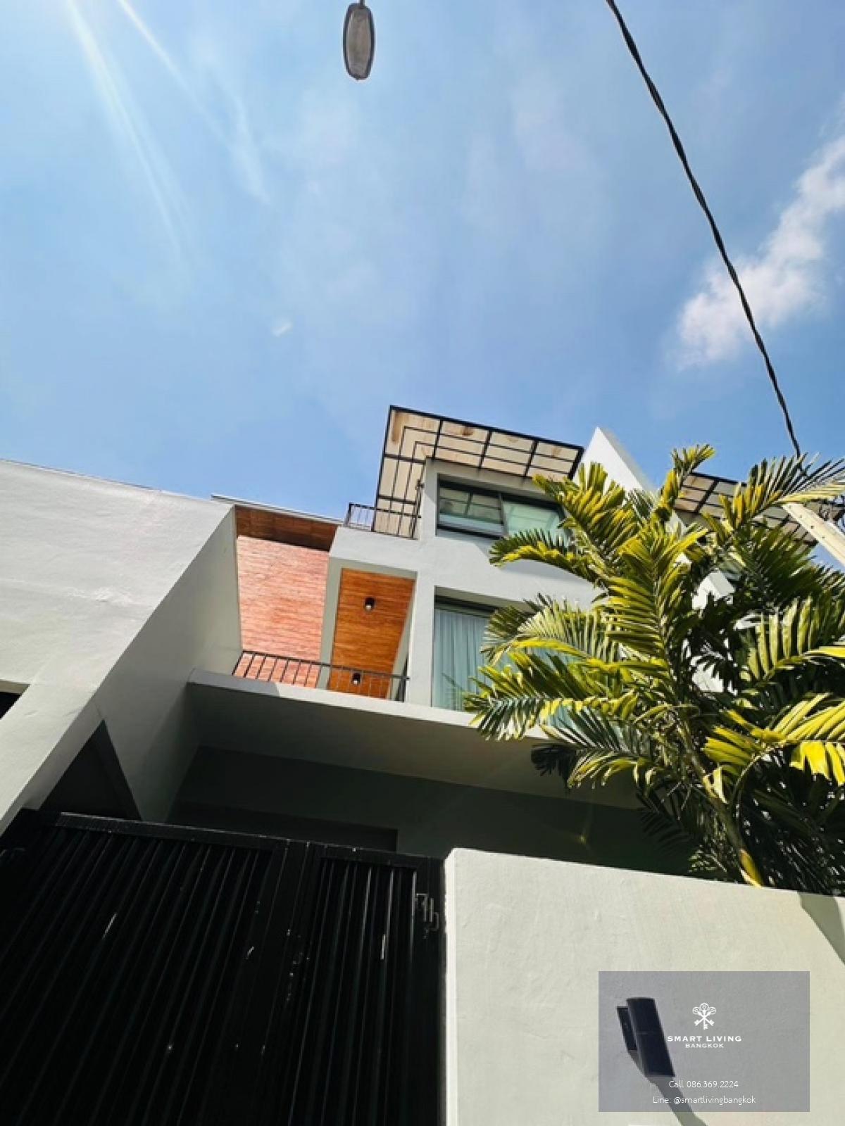 📢👇Available on 10th of January 25Single house 3 storey with private pool, special offer maintenance pool once a week and garden once a month, fully nice furnished, near St Andrews international school