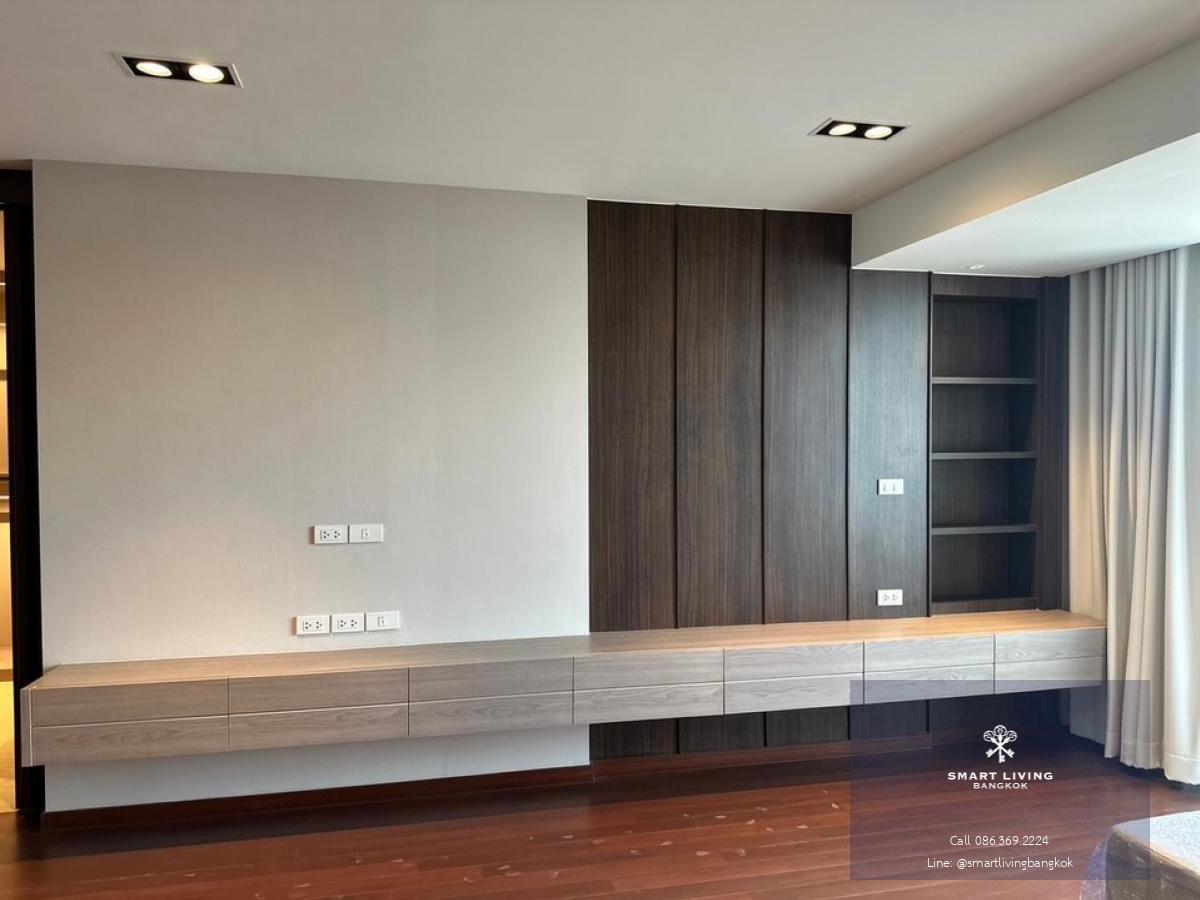 📢👇Newly renovated Penthouse at Ploenchit Terrace for sale, big balcony , located  near Central World, Central Embassy, Central Chidlom, express way