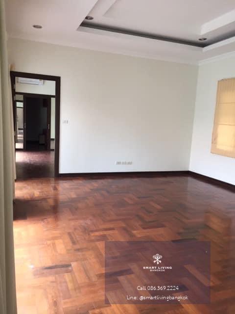 For rent House with private pool , near BTS Thonglor