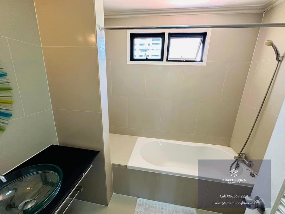 📢👇 Townhome  near Emporium ,Terminal21,Srinakarintharaviroj University, go through Asoke road, Petchaburi Road & Sukhumvit road, near BTS Asoke & MRT Sukhumvit Guard at night, CCTV around, Swimming Pool