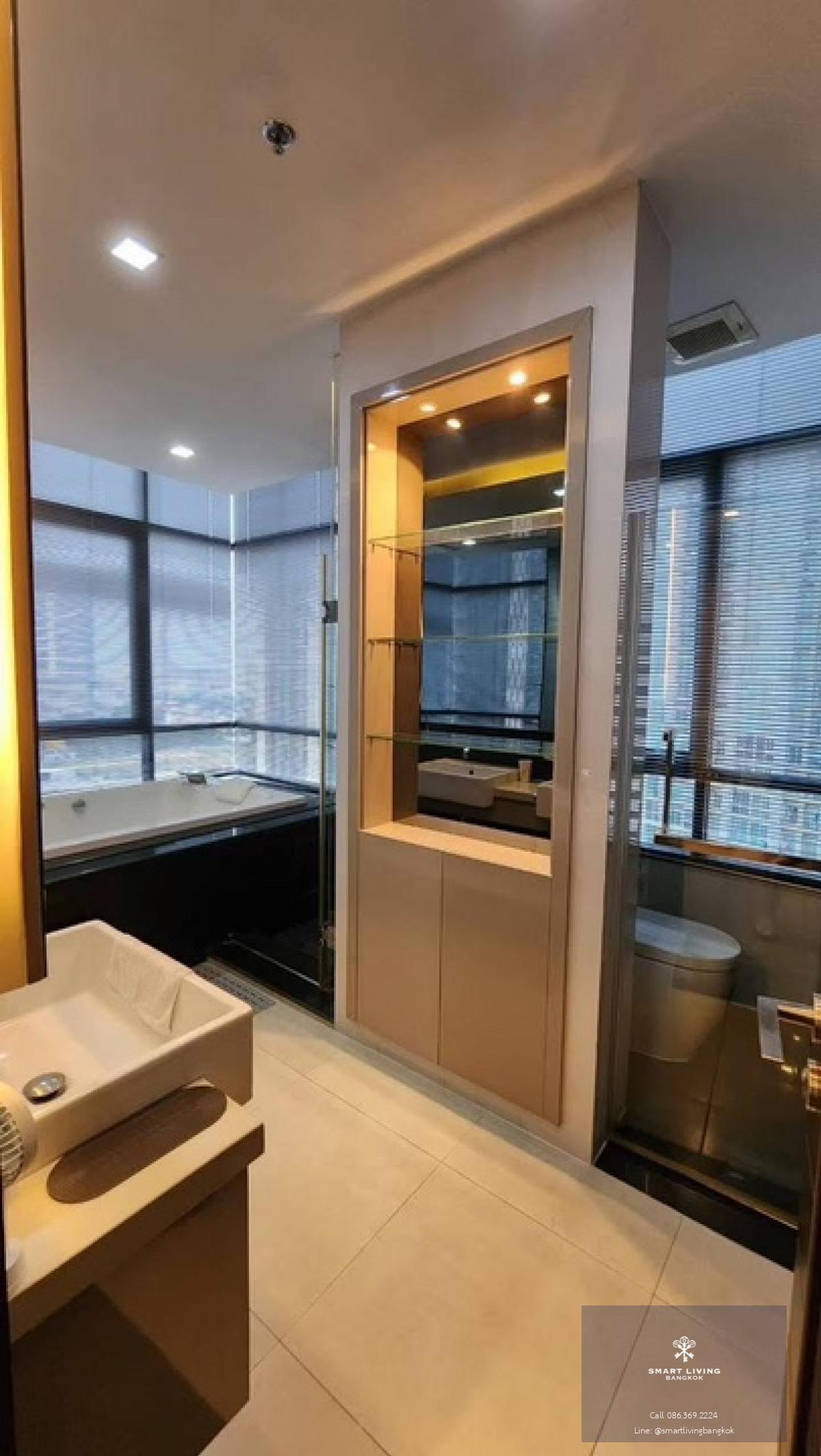 📢👇 Sell with tenant contract til January 2026 Corner unit at Ivy Ampio for rent / sale , near The Street, Central Rama 9, fully furnished, ready to move in