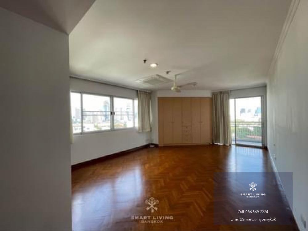 📢👇Renting this huge size unit , partly furnished , big balcony, unblocked view near Sathorn area, quiet and peaceful place to live in good compound