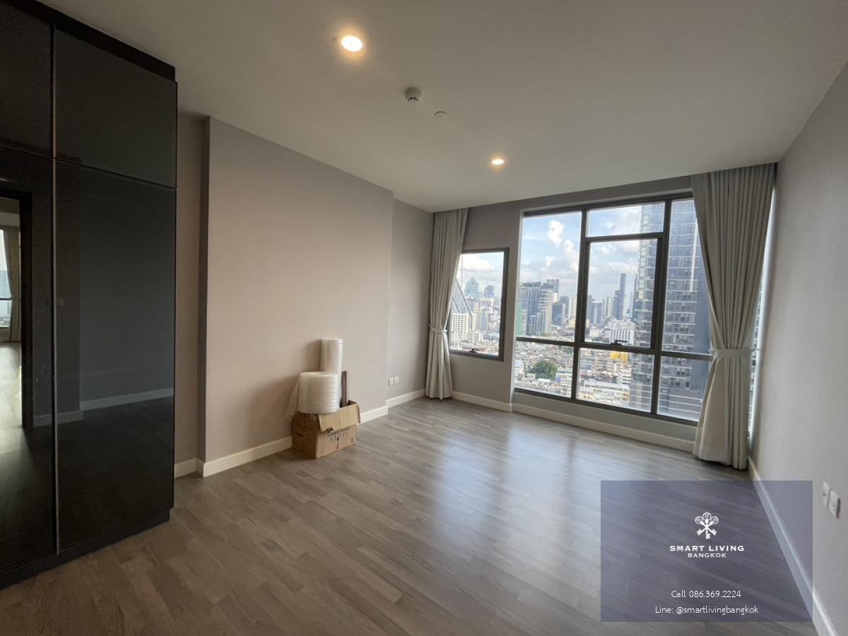 📢👇The biggest size of 2 beds, corner unit, unblocked and clear huge view of city , Chaopraya river and Icon Siam, near China town, Chulalongkorn university