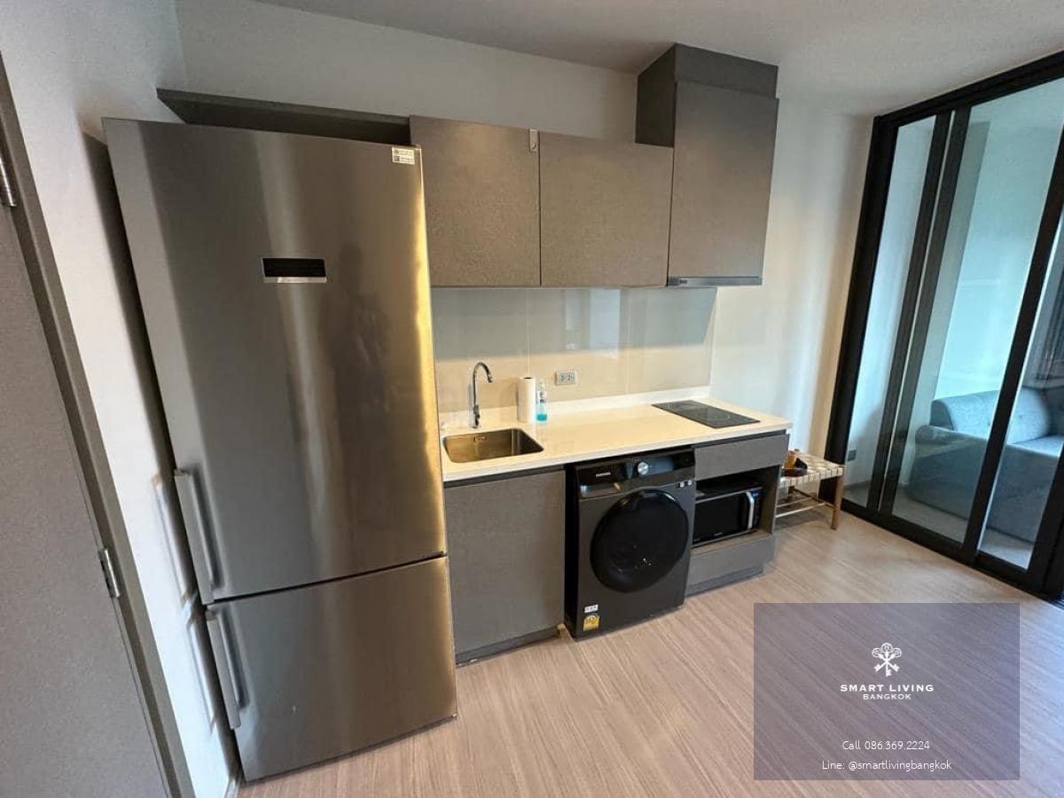 📢👇 Grab or gone! Good location, good price for living or investing ,nice modern decoration at Life Asoke Hype, open view to Makkasan airport link, Fully furnished with high quality Interior, near fortune town, Central Rama 9