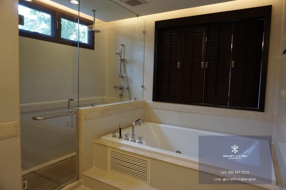 House for rent ,4 bedrooms, Huge space ,Near BTS Asoke