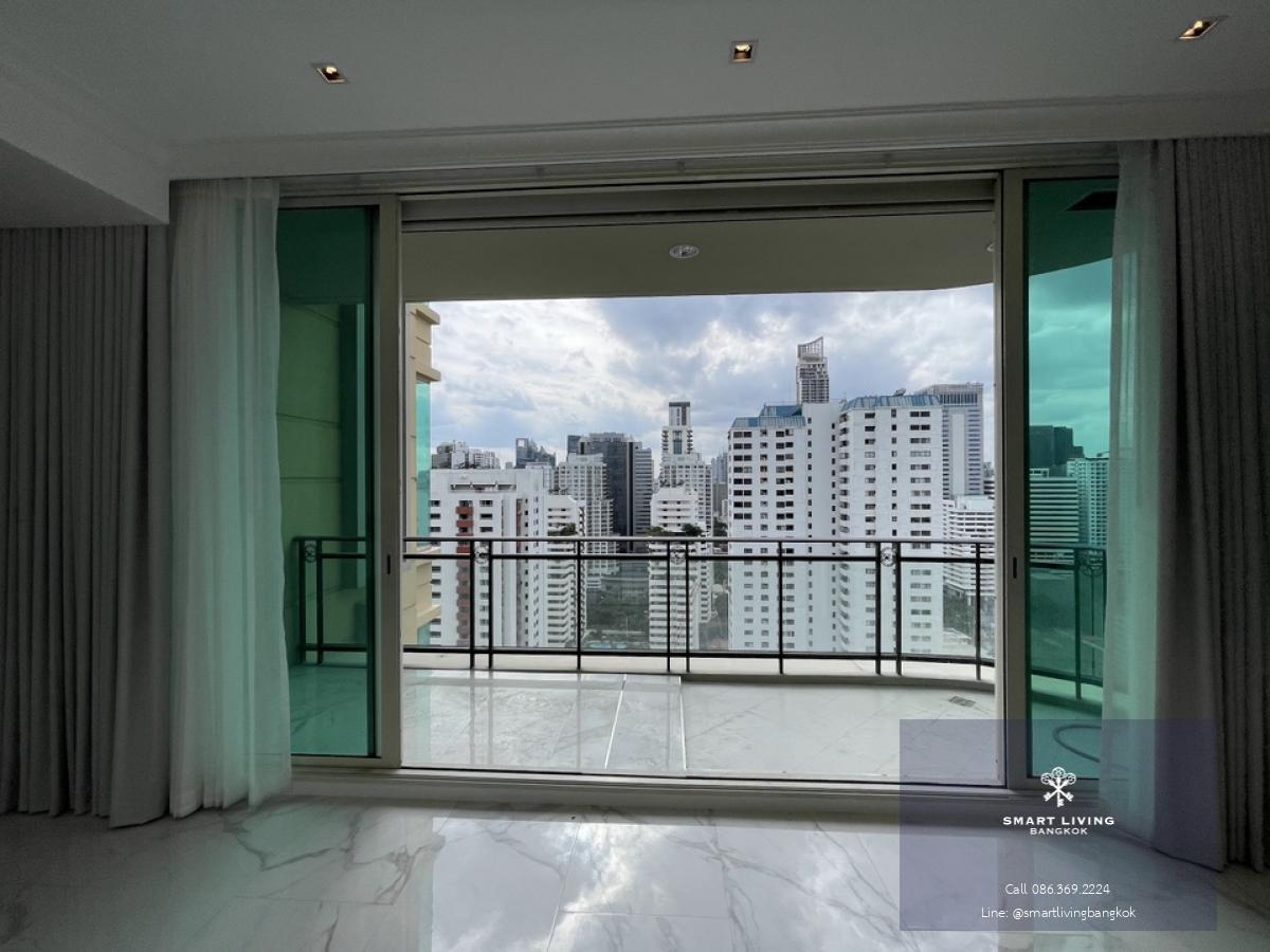 📢👇 Newly renovated Luxury place to live at Royce Private Residences Sukhumvit 31, partly furnished, unblocked view, located in Em district area