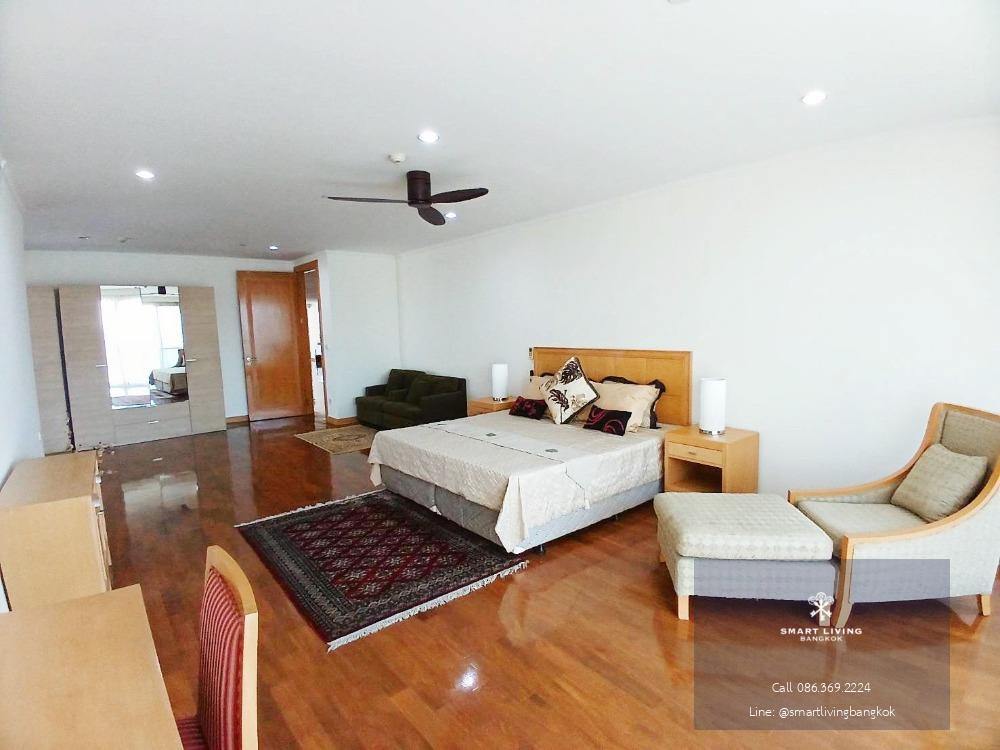 For Rent 4Bedroom huge unit behind Emphere near phromphong ready to move in