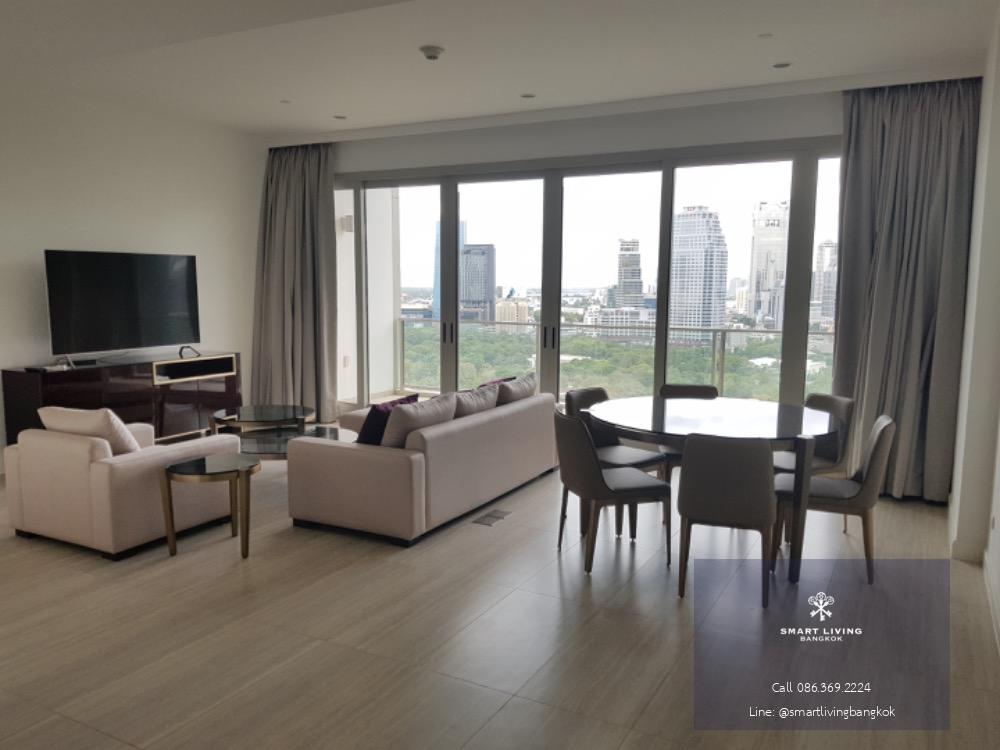 For rent 3 bedrooms at 185 Rajdamri luxury furniture, view to Lumpini Park near BTS Ratchadamri