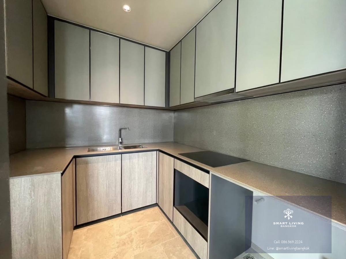 📢👇 Kalm Penthouse Ari is a brand-new, luxurious penthouse located in the Phaholyothin area! feeling of being in a cozy, shaded home with convenient access to multiple routes, surrounded by numerous famous restaurants and cafes.