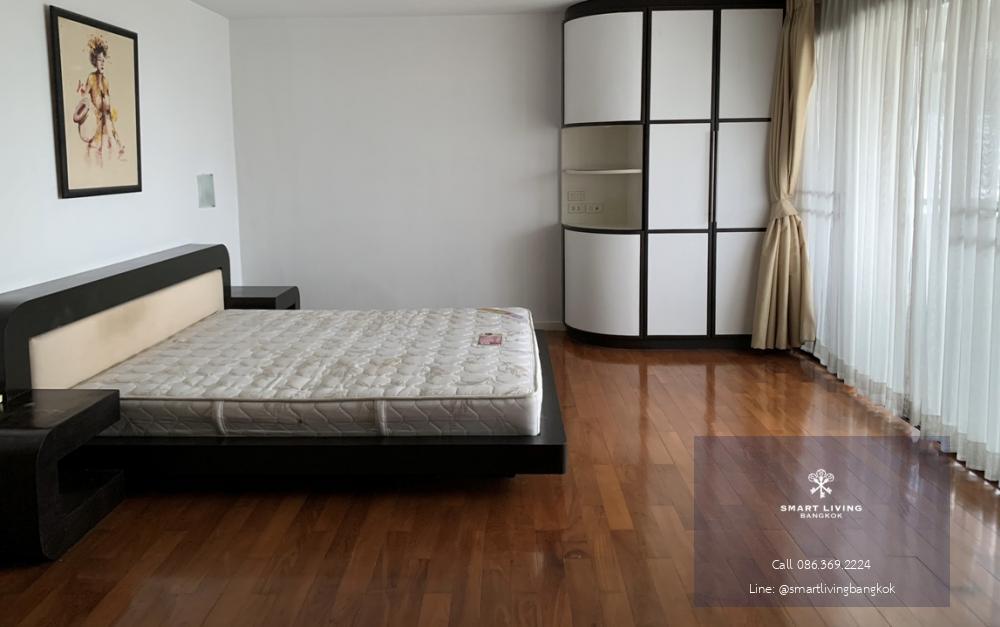 📢👇 Petfriendly, big size unit with 3 bedrooms Duplex , big balcony, unblocked view, fully furnished, ready to move inPlaces nearby : Terminal 21 Emquatier shopping mall International schools (Australia, NIST, SPIP),  Samitivej Hospital, Pet community