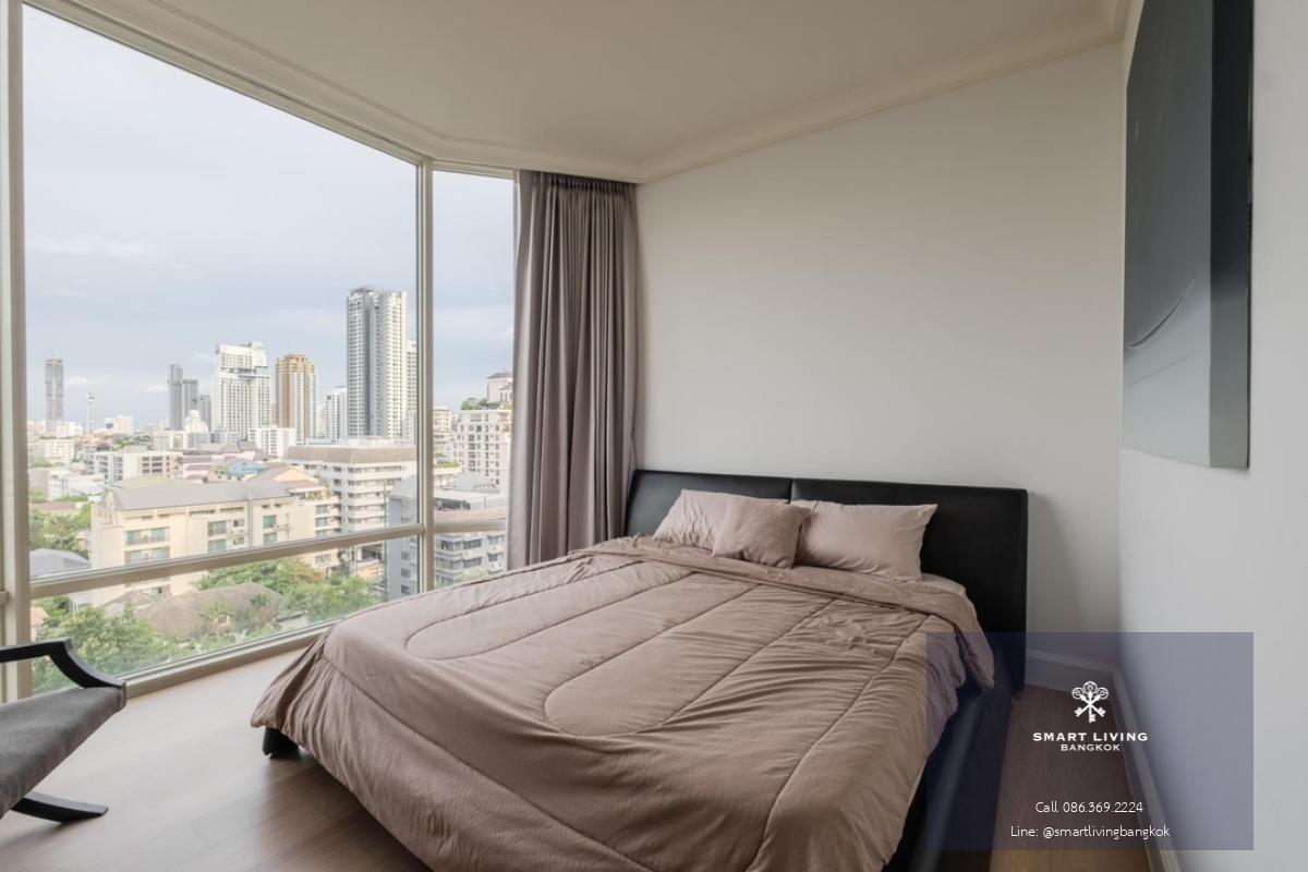 📢👇 Corner unit, private elevator, big balcony, garden and city view, located in Em District