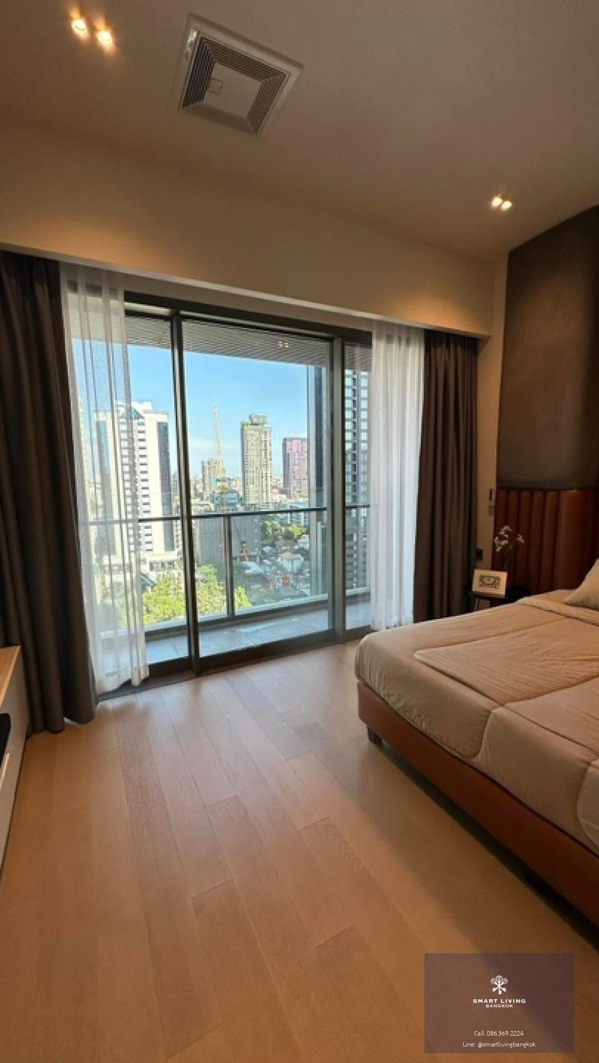 📢👇 Sell with tenant til December 25, one of the luxury place in Thonglor that very close to BTS and surrounding with many popular restaurants and, super market, coffee shops. Fully furnished.