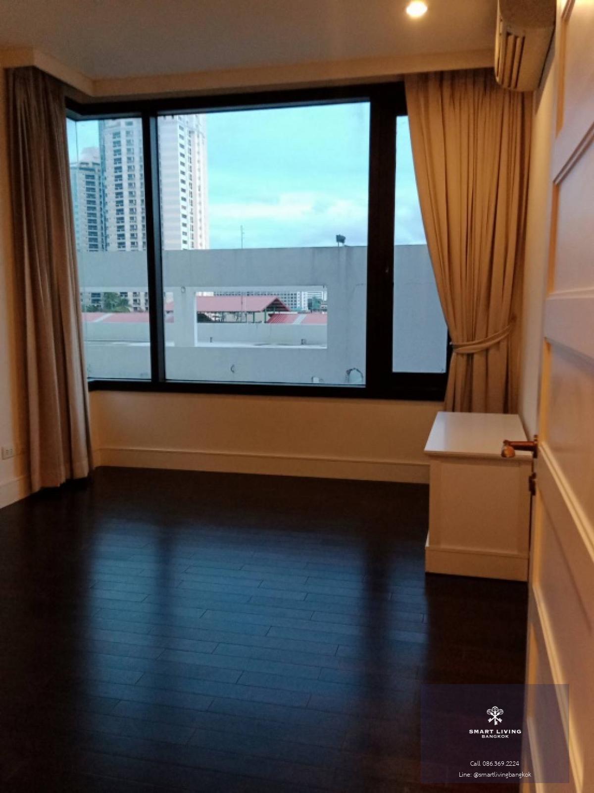 📢👇Special petfriendly unit at Aguston , the only unit with big balcony and your own small garden. Located in Em district, just behind Emsphere and has short cut to MRT Queen Sirikit and Park.Sell with tenant as condition as follows:**Present tenant wil