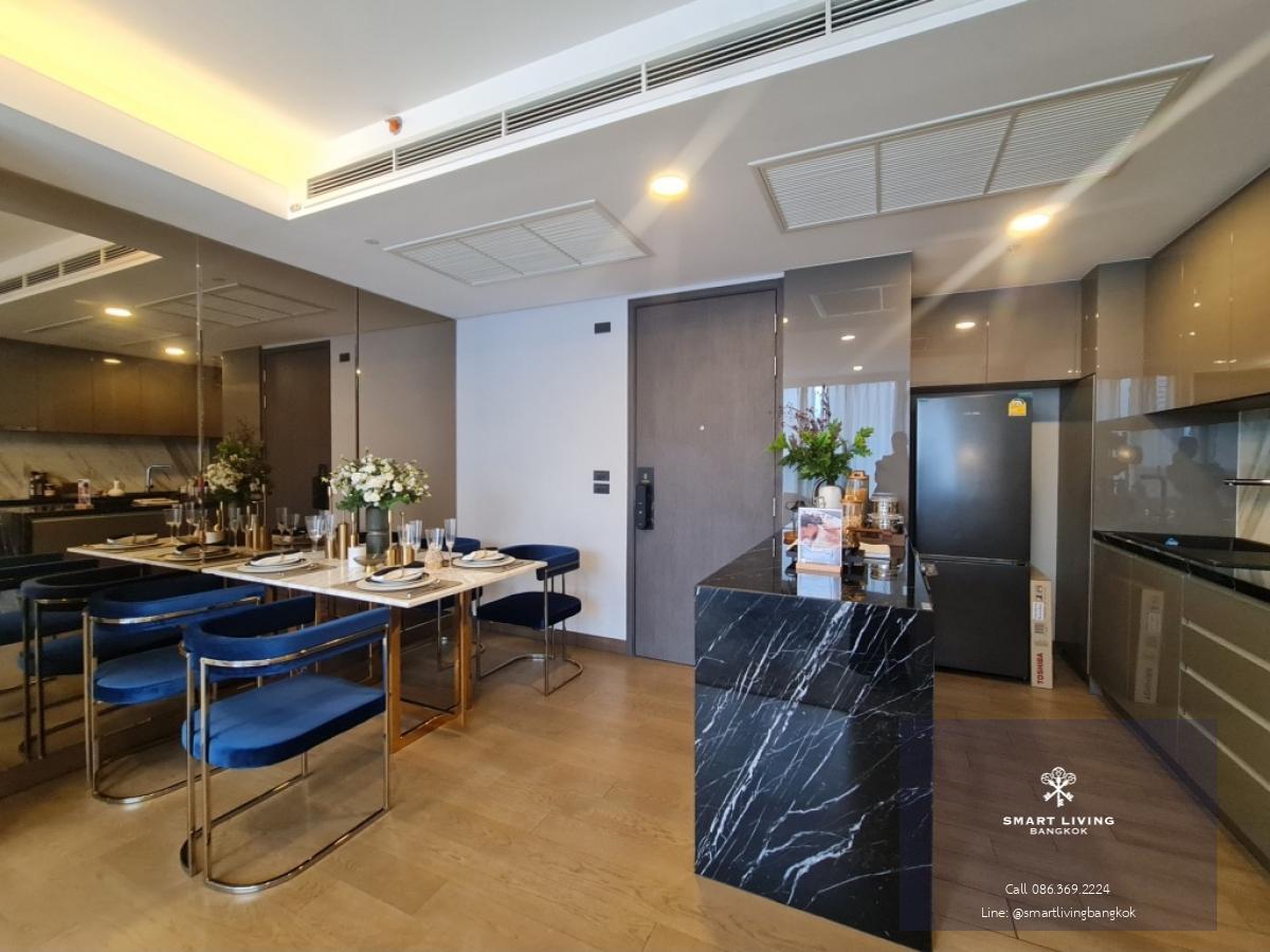 📢👇Luxurious condominium in the heart of Asoke-Rama 4, conceige service from a world-class hotel , unblocked view, also many special offer such as free transfer expenses etc.