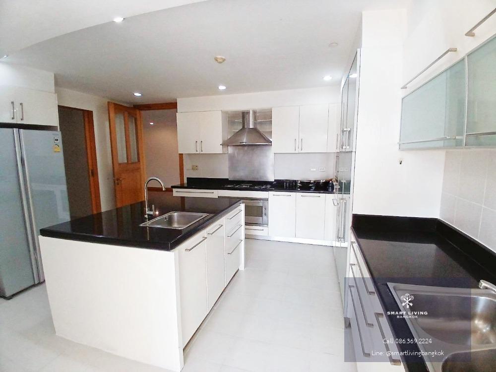 For Rent 4Bedroom huge unit behind Emphere near phromphong ready to move in