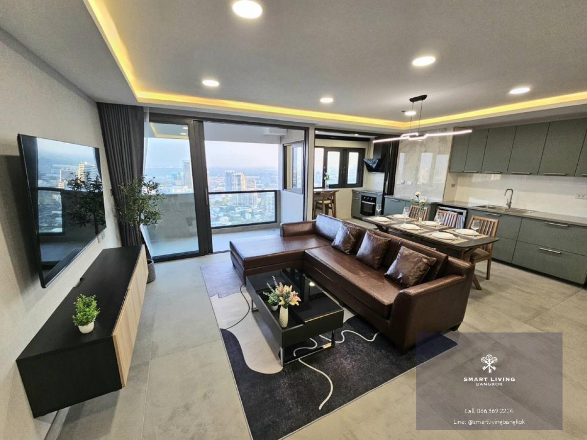 📢👇 DON’T MISS IT , VIEW AND BOOK NOW.Just renovated big size unit, all with brand new whole unit, 3 beds, walkable to BTS Phromphong , Big balcony , unblocked with river and city view, ready to move in now