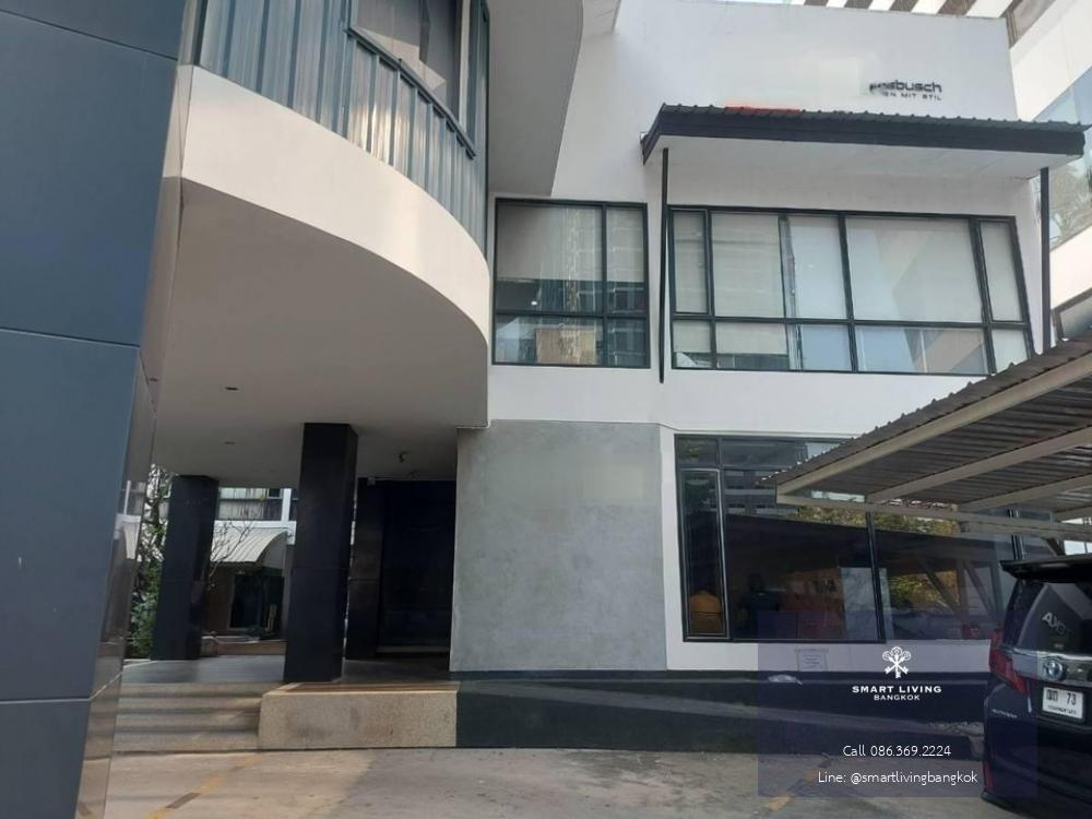 📢👇Looking for office for your business?👇👇👇Here is the big size one on the main road of Sri Ayudthaya, Phayathai district near Phayathai hospital 1,