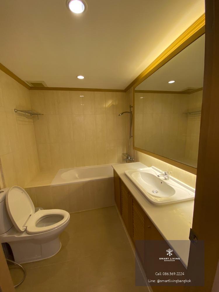 Baan Suan-Petch Condo for rent! 3 Bedroom fully furnished near Emquartier close to BTS Phromphong