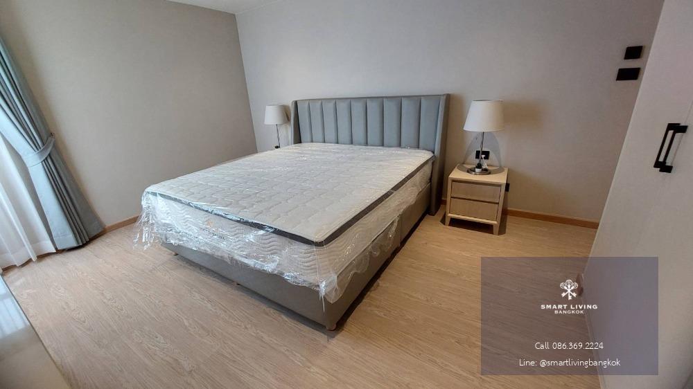 For rent 3 bedrooms near Lumpini park, Sathorn, Silom. Newly renovated modern style at kid friendly condo with full facilities and convenience access 5 mins walk to MRT Lumpini.