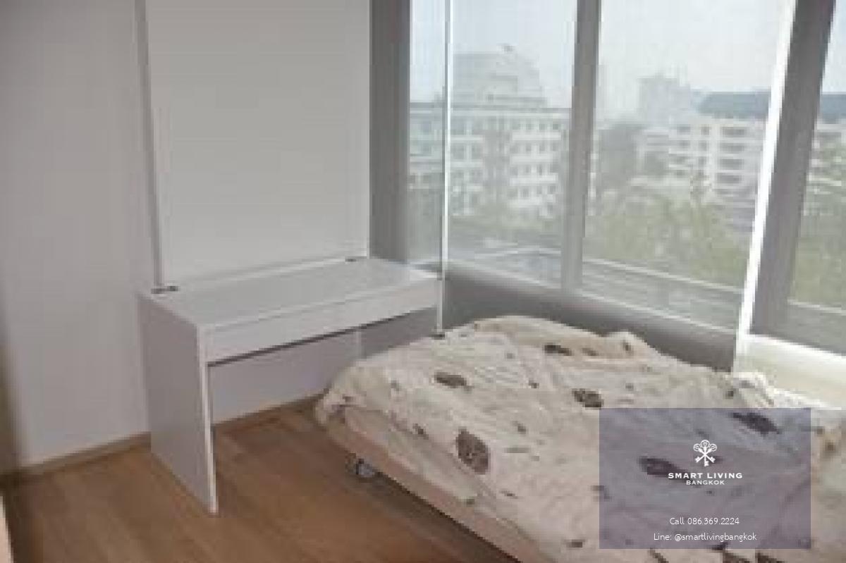 📢👇Rare item, 3 beds at Siri@Sukhumvit .Good deal also with free internet, good location in Thonglor, fully furnished, pool view, walking distance to Community Malls, Starbucks, 7-11 (right next door), restaurants. Very convenient for traveling from both S