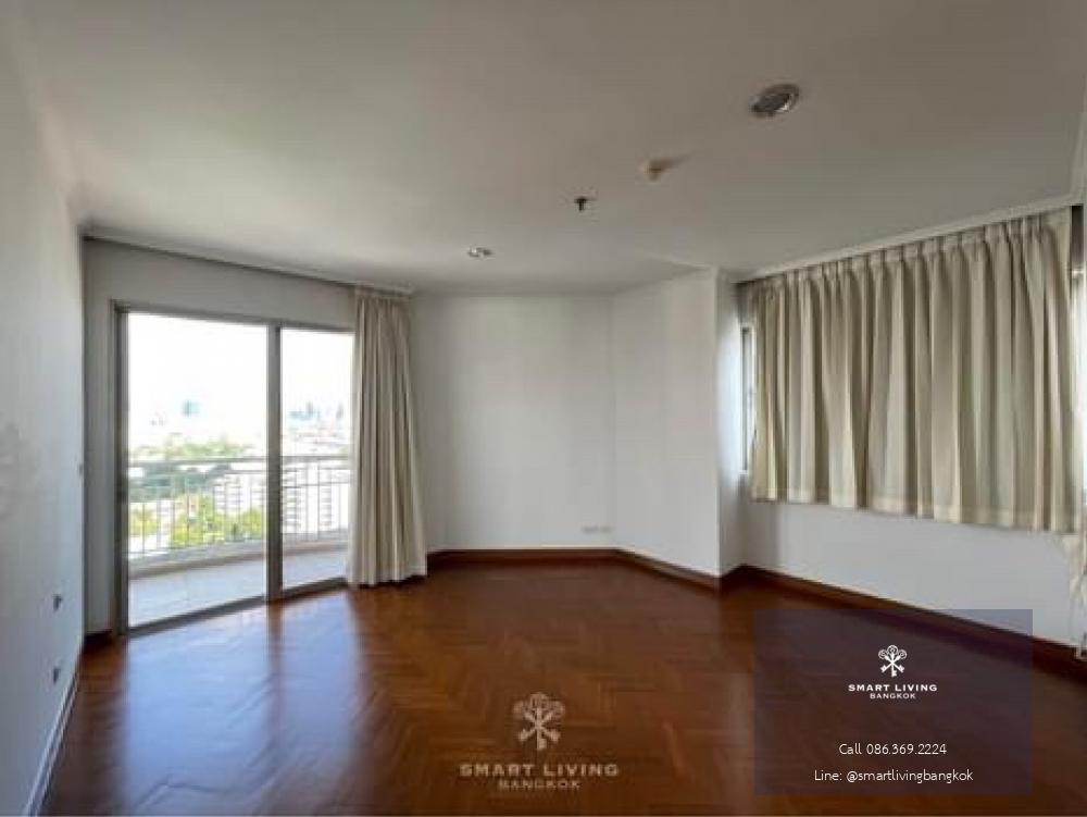 📢👇Renting this huge size unit , partly furnished , big balcony, unblocked view near Sathorn area, quiet and peaceful place to live in good compound