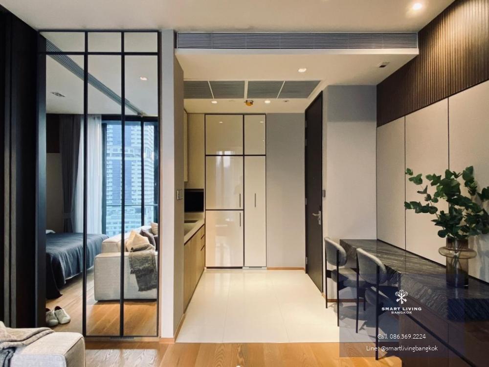 📢👇Rare item only 1 type in each floor, sell with tenant contract til June 24, Luxury condo with 5 stars concierge service, close to BTS, only about 10 mins walk to Em district