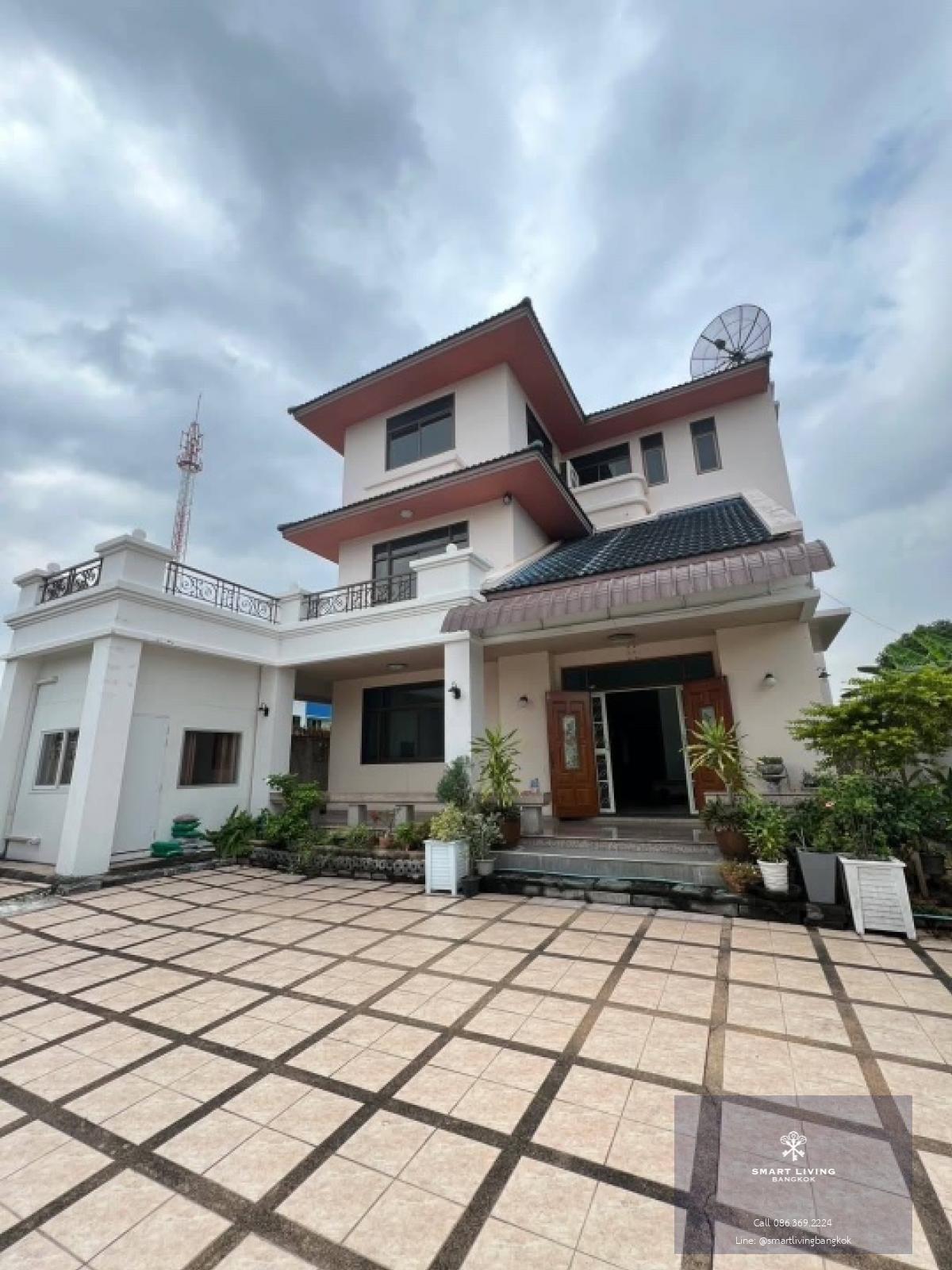 📢👇 Single house in Ladprao 93, 3-story, suitable for use as an office, workplace, or live-streaming studio. Registration is allowed.